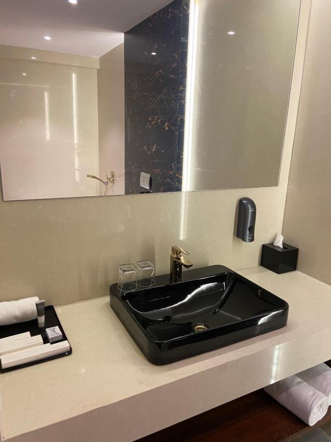 Svenska Design Hotel Какинада Экстерьер фото